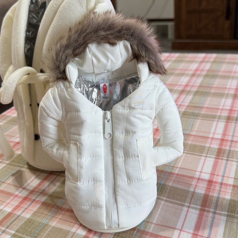 Stylish Cream and White PUFFIN DRINKWEAR BEVERAGE COOLER THE Pahka Jacket & Robe - Picture 3 of 7